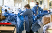 10 000 blouses de protection par jour pour le manufacturier montréalais Samuelsohn Limitée